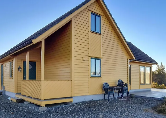 4 Bedroom Stunning In Auklandshamn *