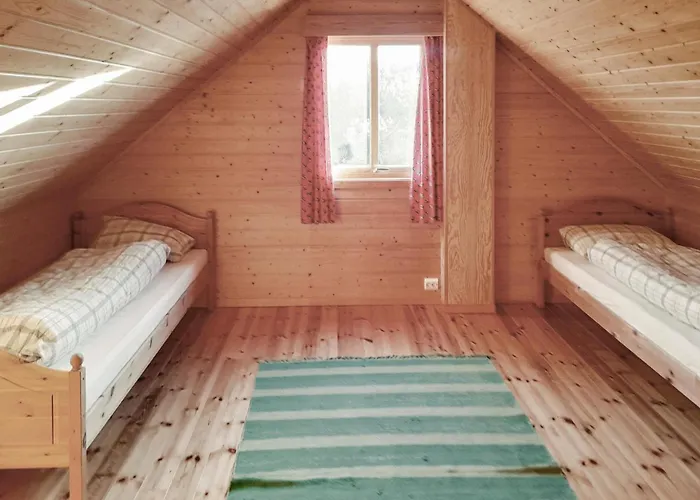 4 Bedroom Stunning In Auklandshamn Hébergement de vacances *